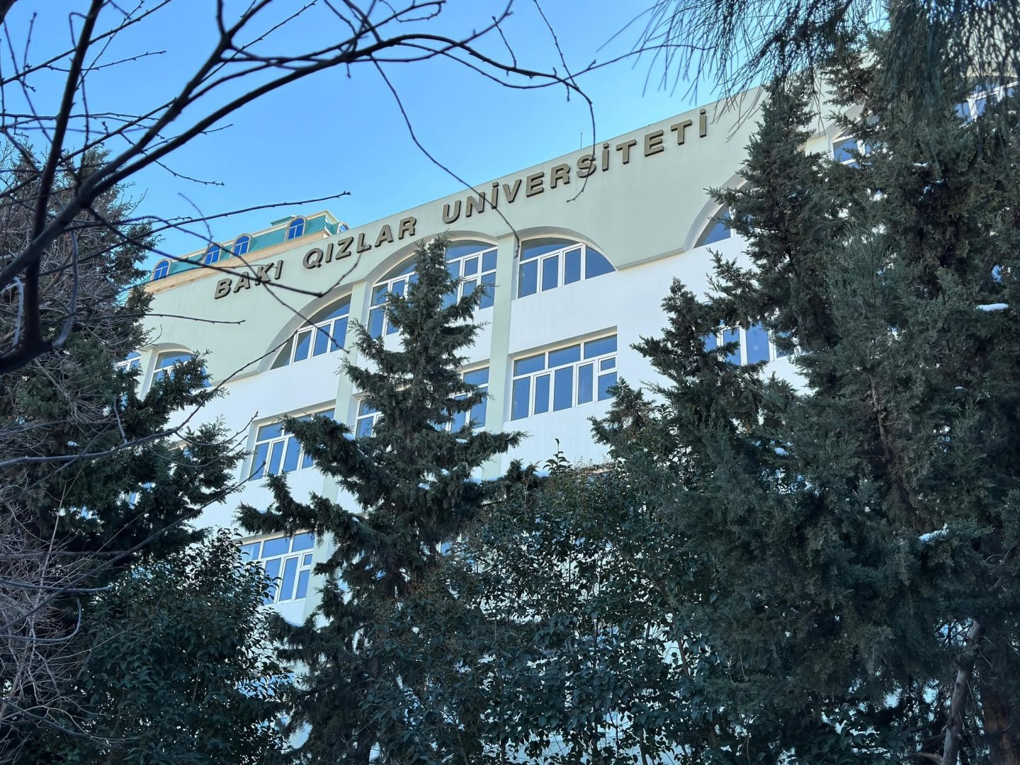 Bakı Qızlar Universitetinin təhsil fəaliyyəti dayandırılıb