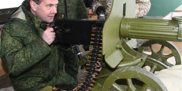 Medvedev: Rusiya çox mühüm mərhələdədir