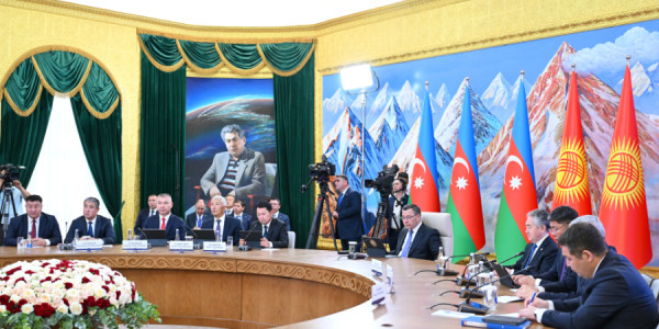 İlham Əliyev: Azərbaycanın və Qırğızıstanın humanitar sahədə əlaqələri uğurla inkişaf edir