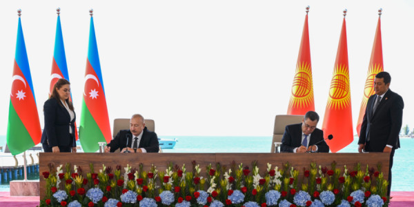 Azərbaycan və Qırğızıstan arasında müttəfiqlik münasibətləri haqqında Müqavilə imzalanıb