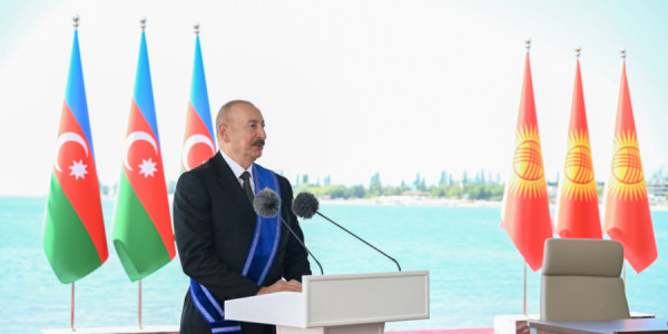 Prezident İlham Əliyev Sadır Japarovu Azərbaycana dövlət səfərinə dəvət edib