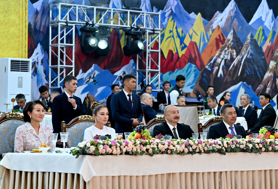 Çolpon-Ata şəhərində Prezident İlham Əliyevin və birinci xanım Mehriban Əliyevanın şərəfinə dövlət ziyafəti verilib