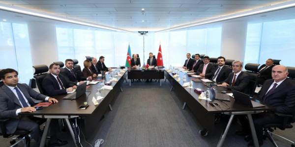 Türkiyə və Azərbaycan arasında bərpa olunan enerji mənbələri ilə bağlı layihələr müzakirə edilib