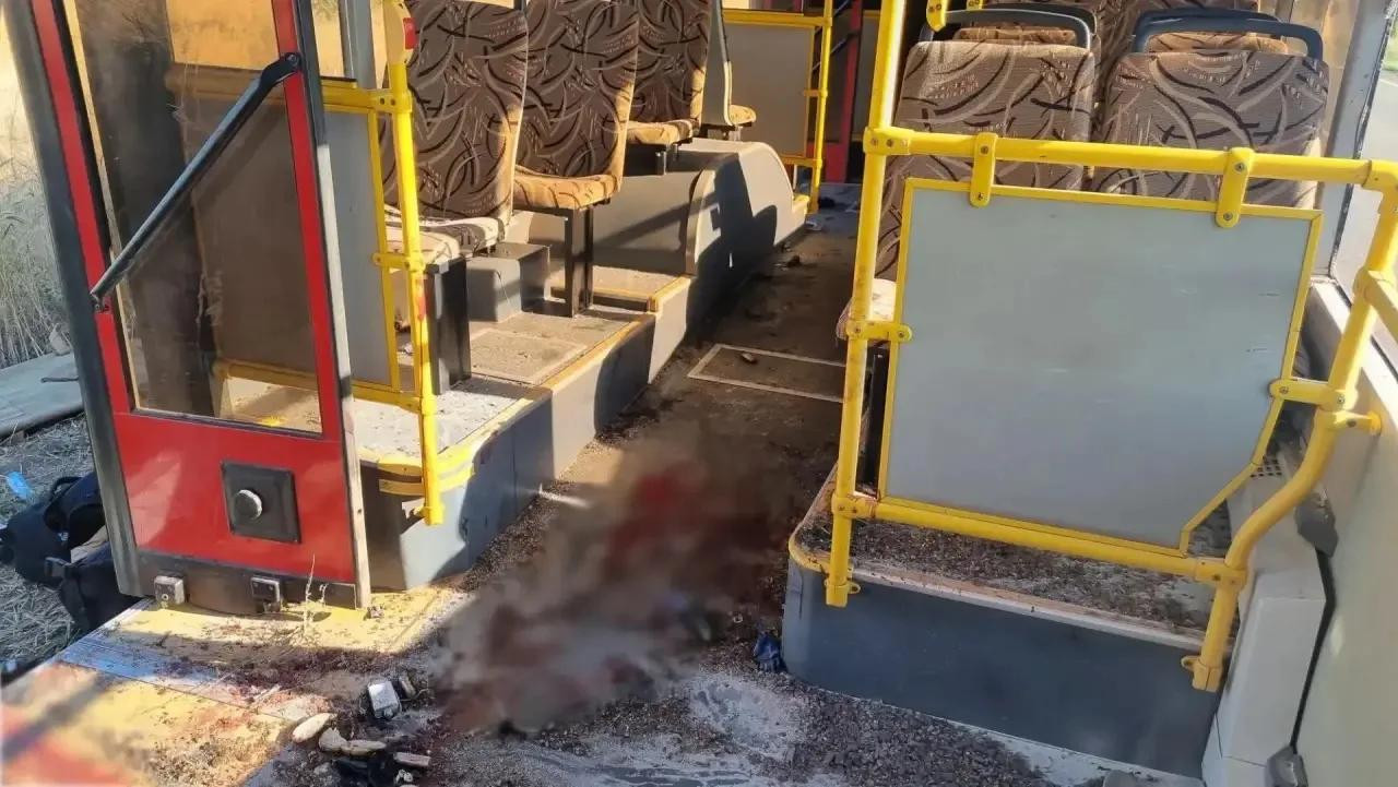 Ukrayna ordusu işçi avtobusunu vurub: 1 nəfər öldü