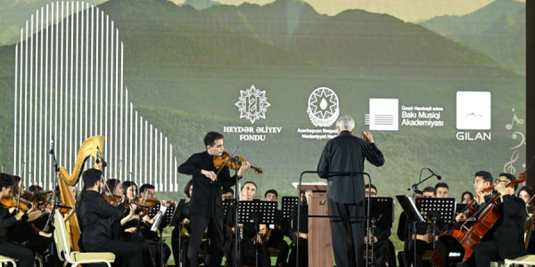 XV Qəbələ Beynəlxalq Musiqi Festivalı çərçivəsində Moldova musiqisi və rəqsləri təqdim olunub
