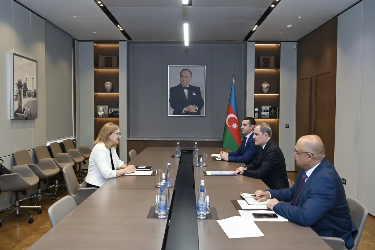 Estoniyanın yeni səfiri etimadnaməsinin surətini Ceyhun Bayramova təqdim edib