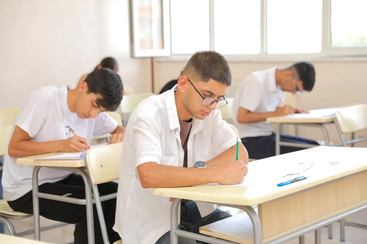 "Tibb"i seçən abituriyentlər -