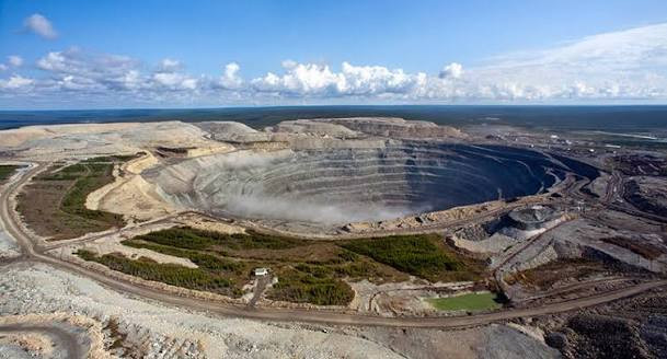"Alrosa"nın almaz ehtiyatı 1 milyard karata çatır