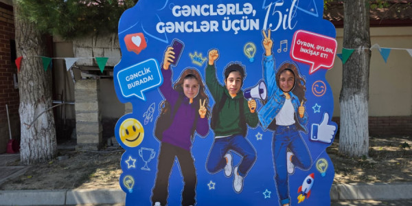 “Səyyar Gənclər Xidməti” layihəsi bu dəfə Qobustan gənclərinə xidmət göstərir