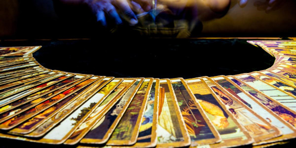 6 avqust üçün Tarot falı: Bürcləri hansı sürprizlər gözləyir?