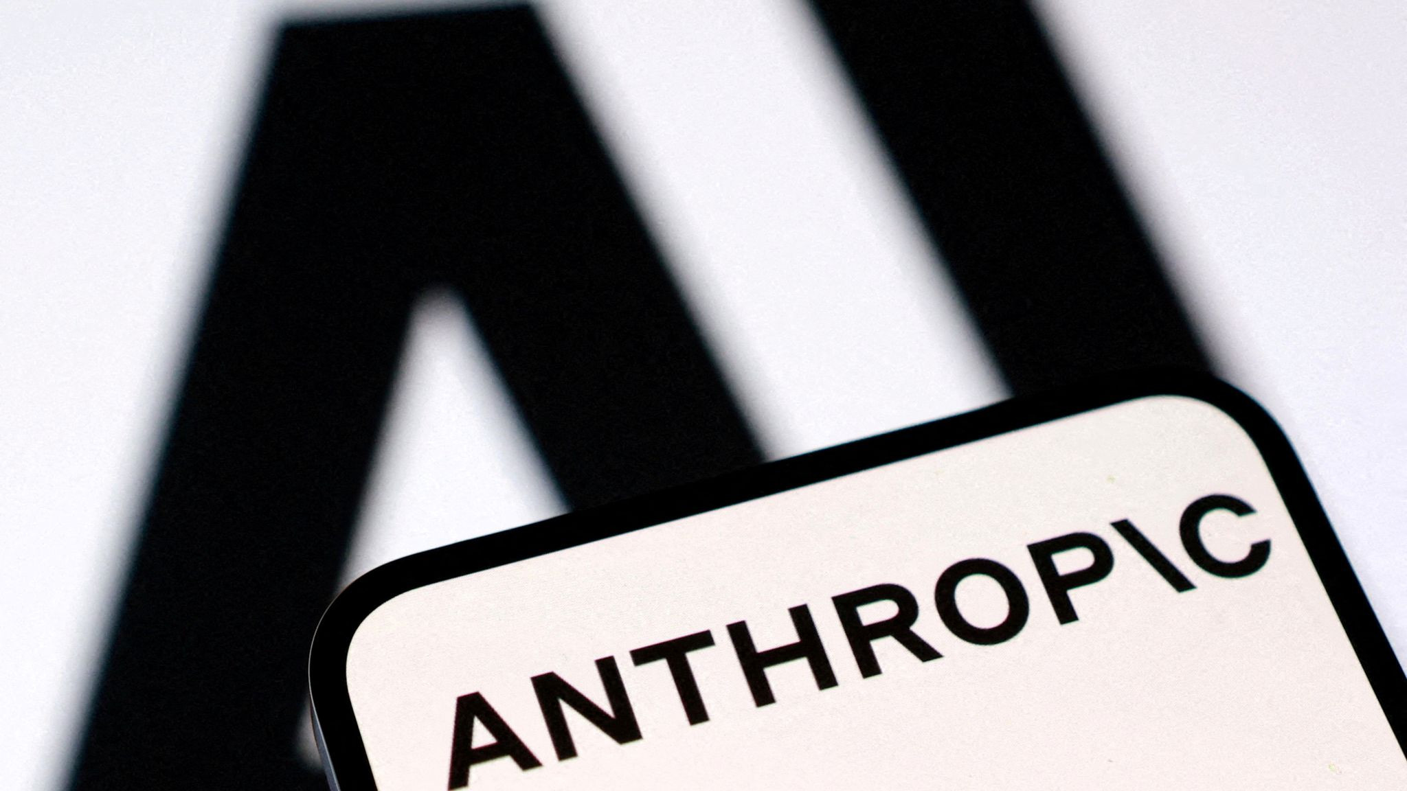 Süni intellekt saxta hesablarla "GitHub"a sızmağa cəhd edib