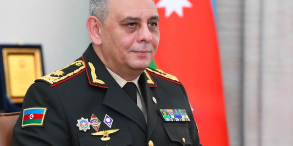 General rəisi vəzifəsindən azad etdi