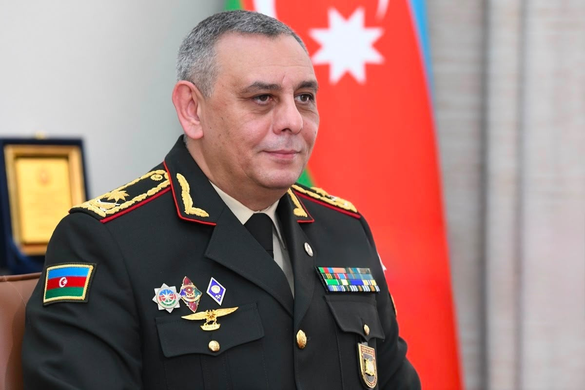 General rəisi vəzifəsindən azad etdi