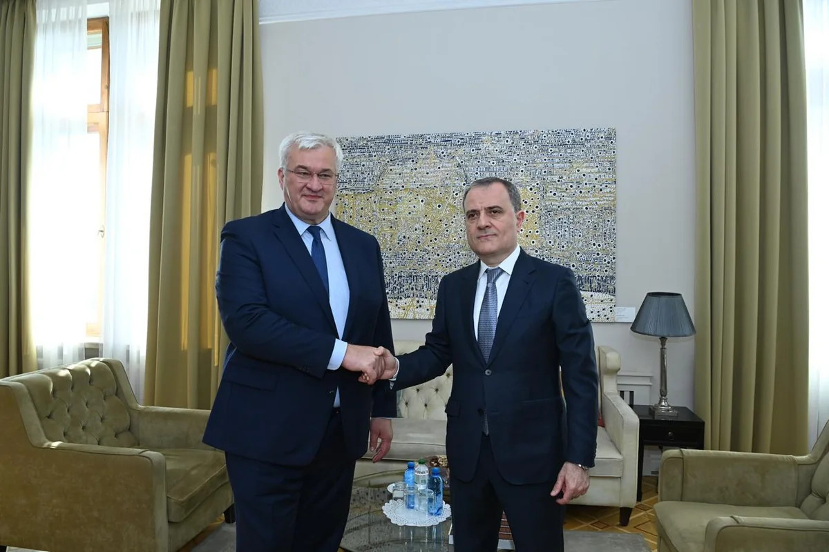 Ceyhun Bayramov və Andrey Sibiqa Kiyevdə danışıqlar aparırlar