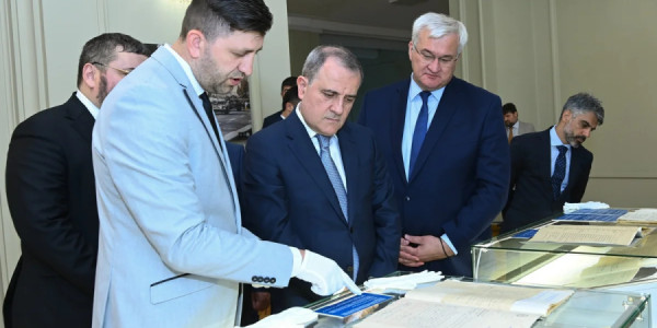 Ceyhun Bayramov Ukrayna XİN-də Azərbaycan və Qafqaza dair arxiv sənədlərlə tanış olub