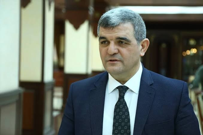 Baş redaktorla debatdan imtina etdiyi deyilən komitə sədri: