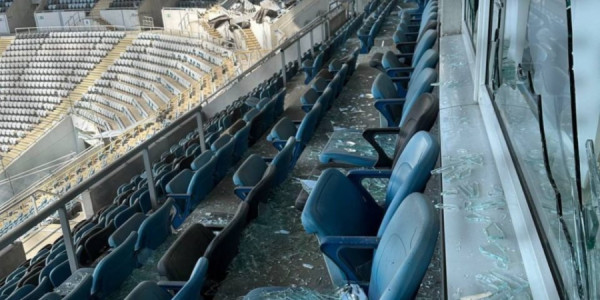 Stadiona bu dəfə top yox, raket atılıb - yaralı var