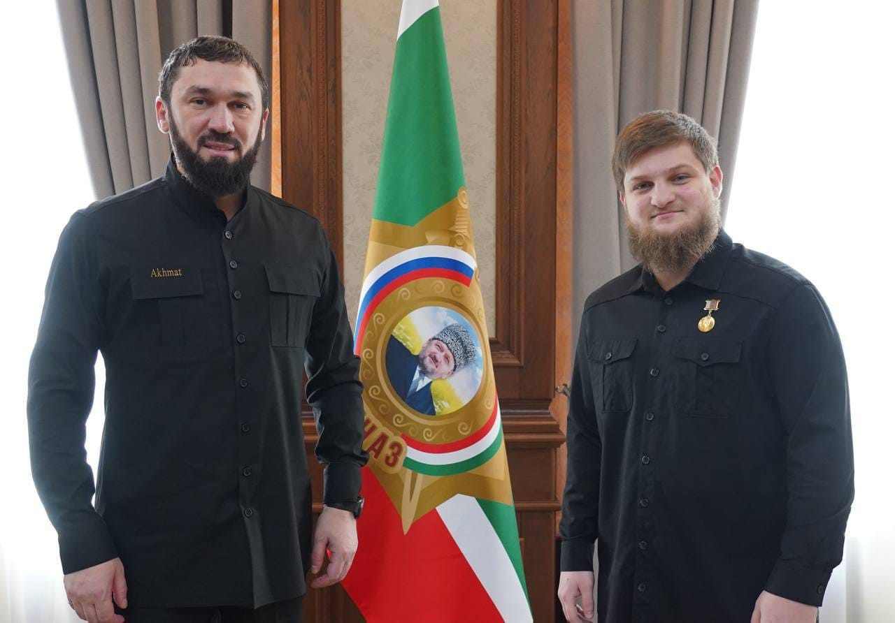 Çeçenistan rəhbərinin oğluna yüksək fəxri ad verilib