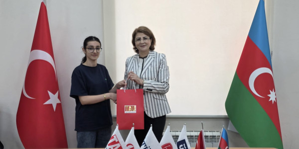 Türkiyə-Azərbaycan Universitetinin rektoru yüksəkballı abituriyentlərlə görüşüb
