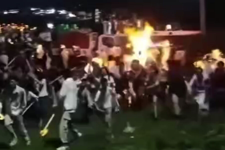 Çində məşəl festivalında 16 nəfər yandı