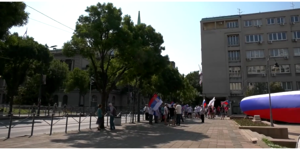 Belqradda siyasi mesaj: Zelenskinin gəlişinə etiraz etdilər