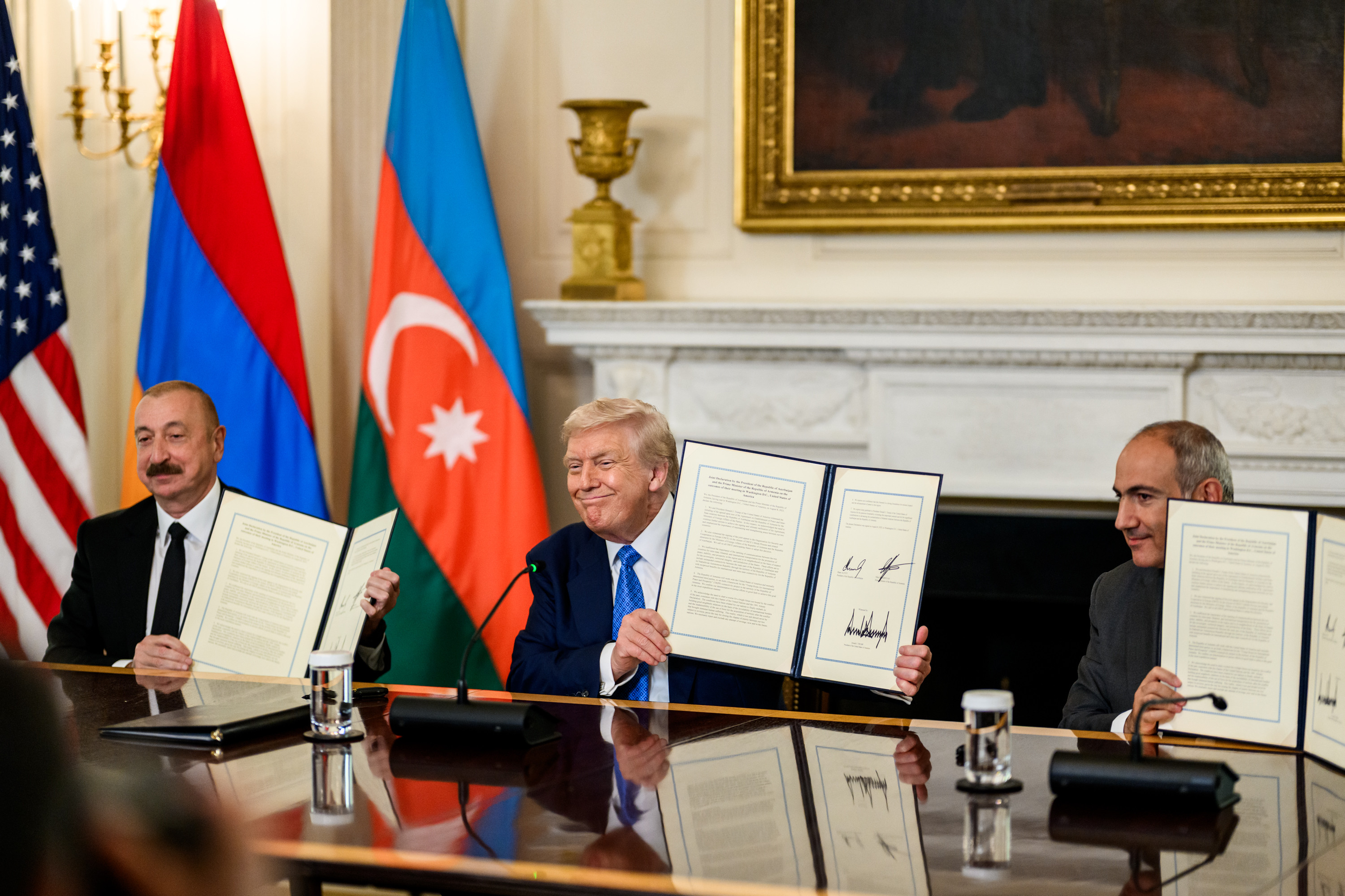 Azərbaycan sülh vasitələrini birləşdirən strategiya həyata keçirir -