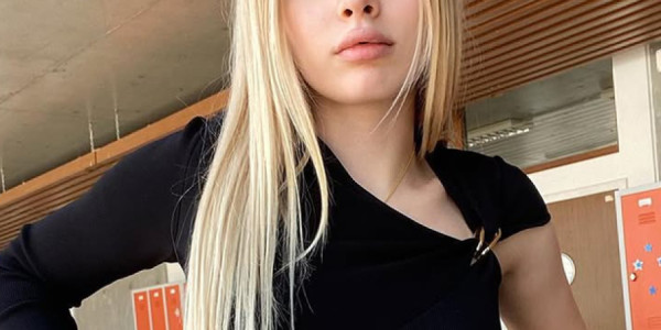 Aleyna Tilki pərəstişkarlarına