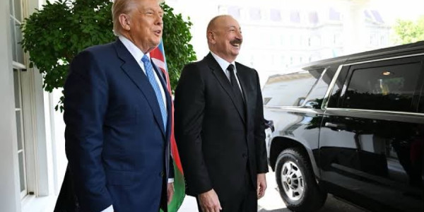 Trampın Azərbaycan və Ermənistan liderləri ilə müzakirəsinə diqqətçəkən fərq: