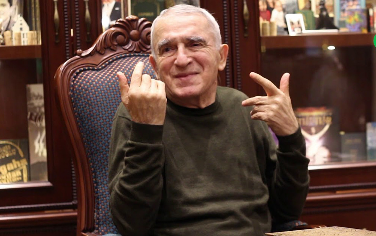 Əməkdar İncəsənət xadimi, şair Çingiz Əlioğlu vəfat edib
