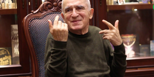 Əməkdar İncəsənət xadimi, şair Çingiz Əlioğlu vəfat edib