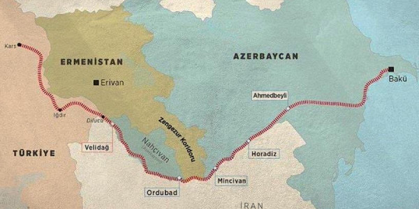 Ermənistanda aləm bir-birinə dəyib: