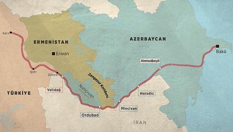 Ermənistanda aləm bir-birinə dəyib: