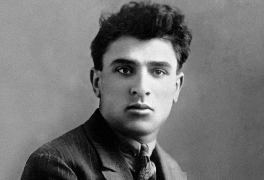 Mikayıl Müşfiq repressiyada ölməyib -