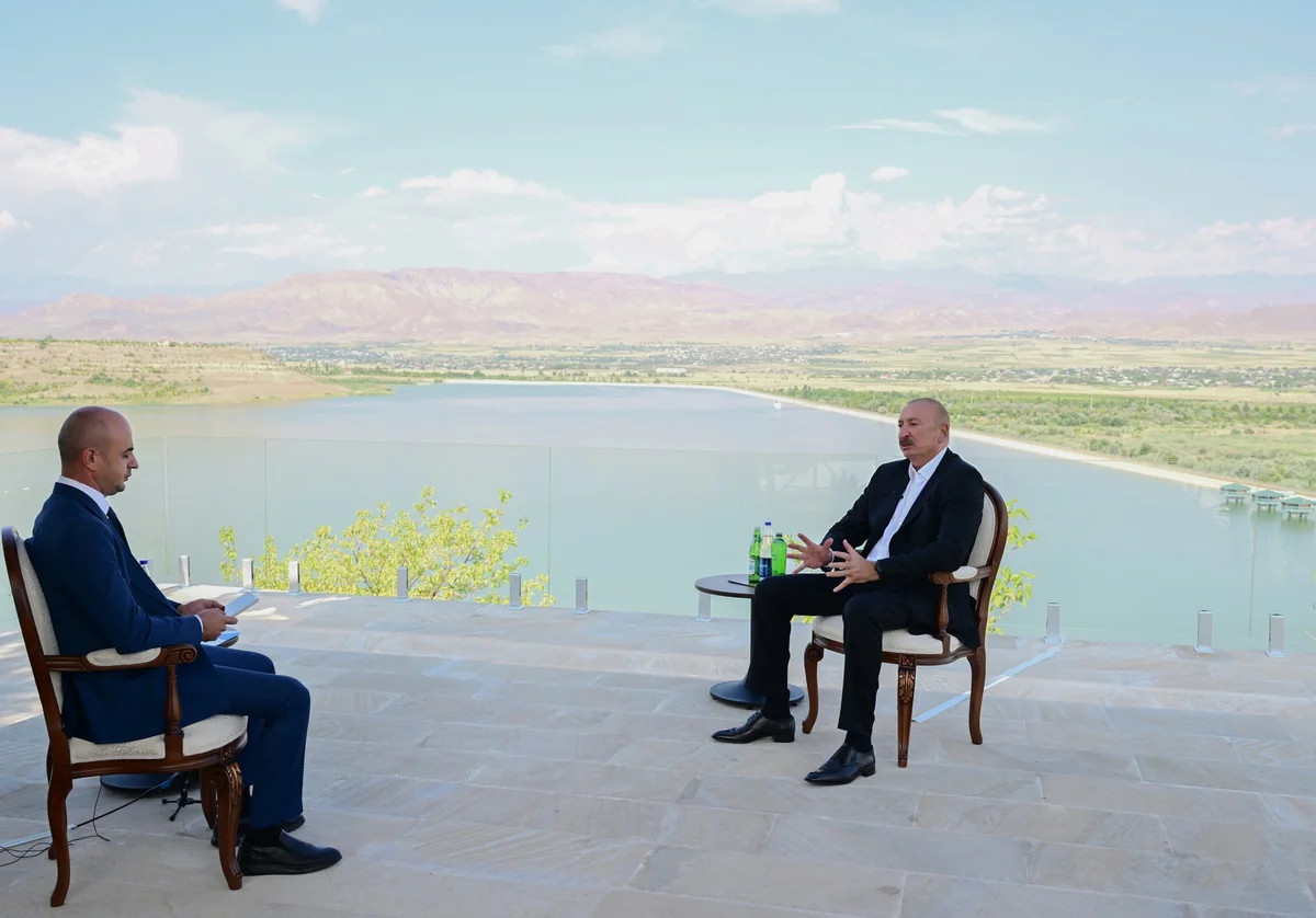 İlham Əliyev: Naxçıvan enerjinin ixracı ilə məşğul olacaq