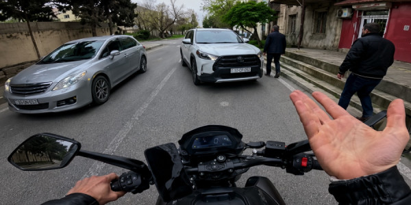 Bakıda sürücü “park edirəm” deyib