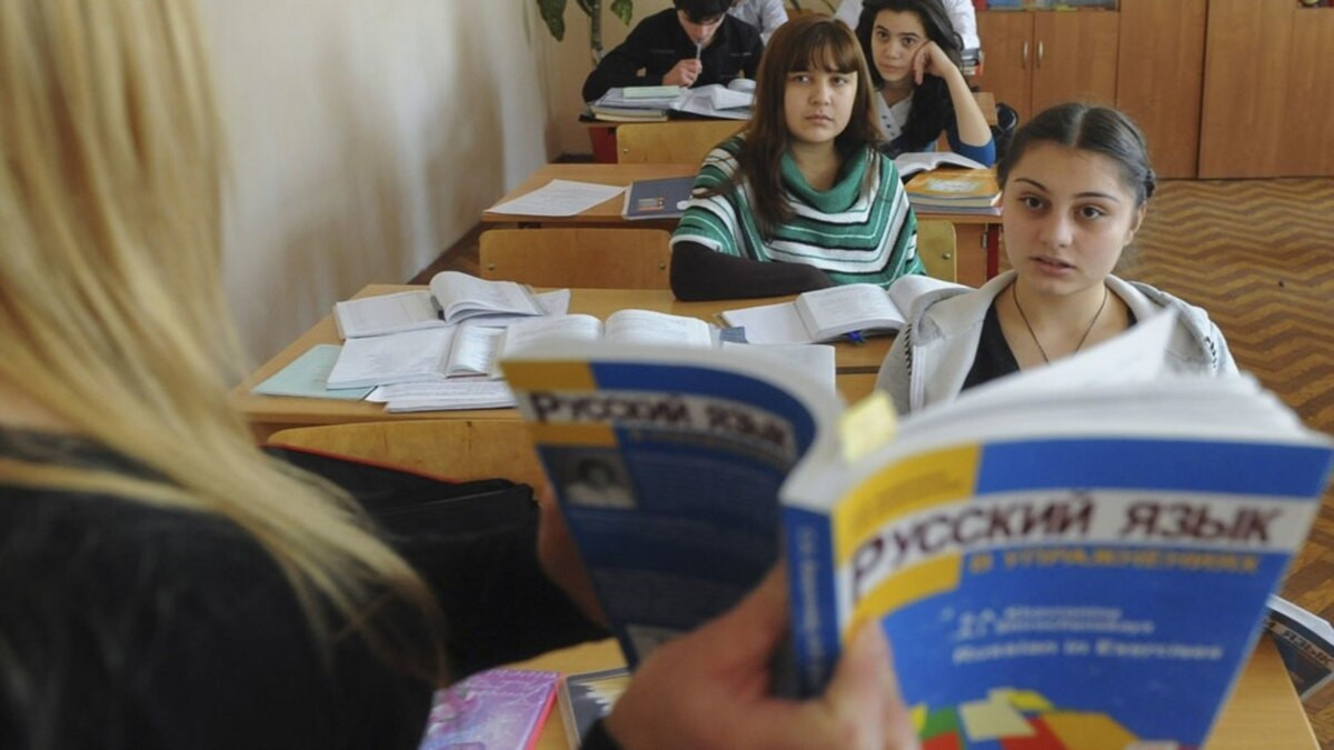 Rusiyada abituriyentlərə şad xəbər: Dövlət İmtahanı çətinləşdirilməyəcək