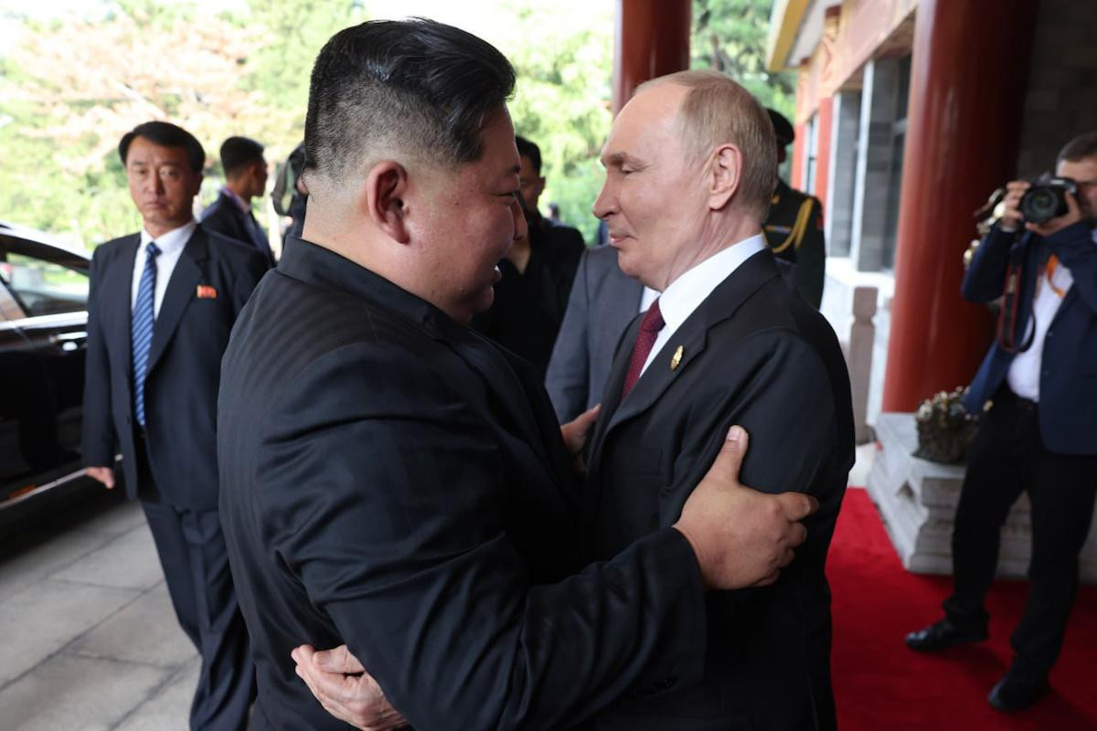 Putinin yeni silah ortağı: Şimali Koreya raketləri Ukrayna səmasında