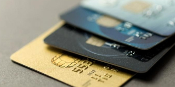 Bank kartını başqasına verənlərin diqqətinə -