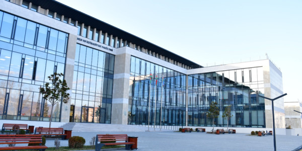 Qarabağ Universitetində ixtisas və fakültələrin sayı artırılıb