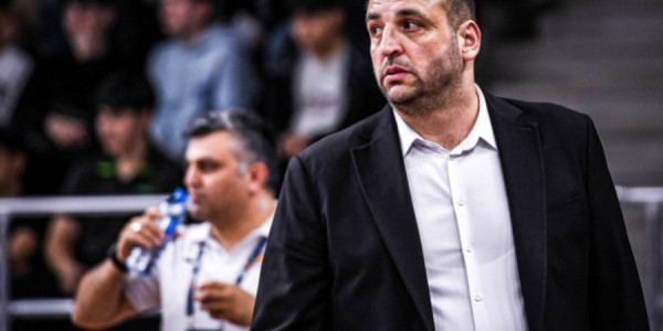 Tahir Baxşıyev 14 ildir baş məşqçisi olduğu klubla yeni müqavilə imzalayıb
