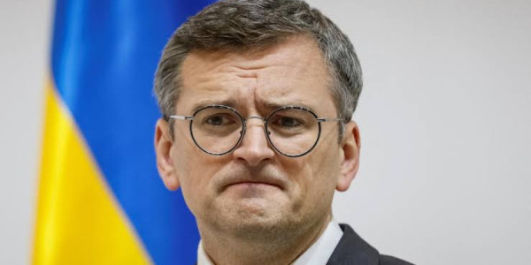 Kuleba: Sahibkarlıq fəaliyyəti göstərənlər Ukrayna qəhrəmanı sayılmalıdır