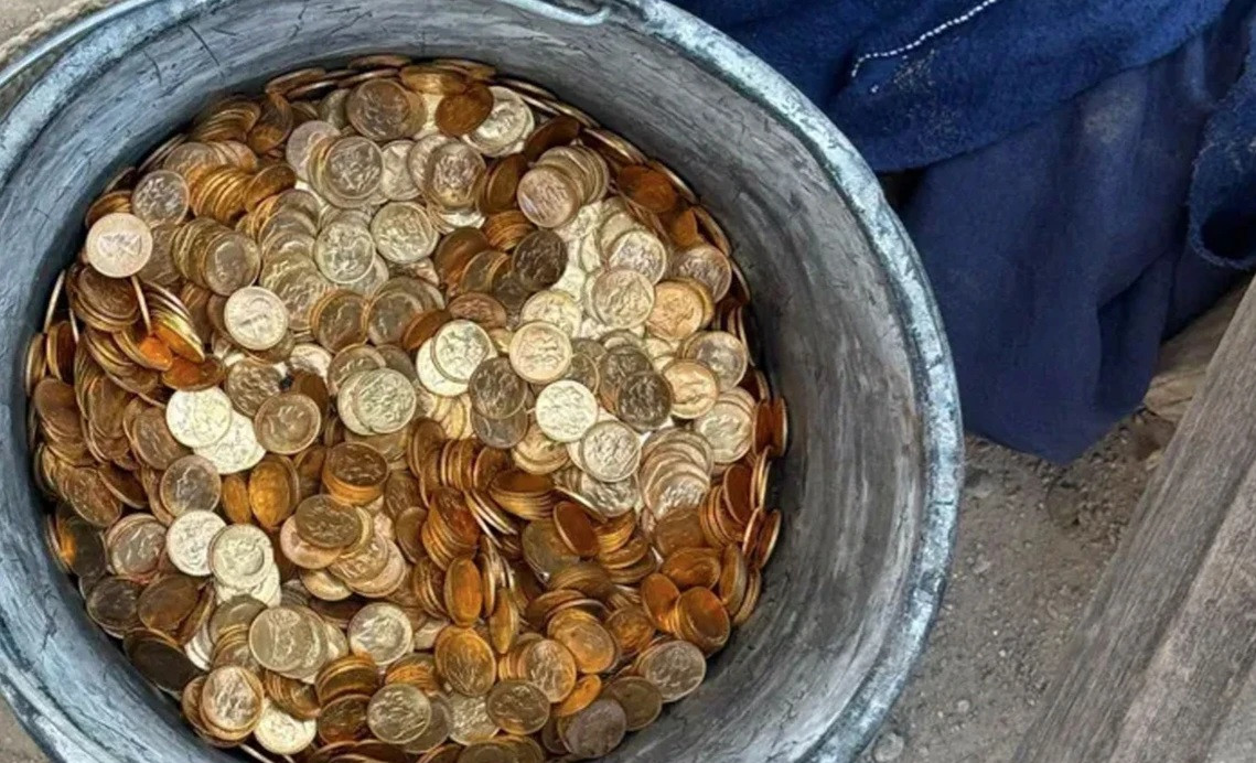 Belçikada divarın içindən 9 milyon avroluq qızıl xəzinəsi çıxdı