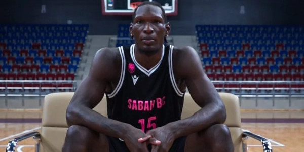 "Sabah" ABŞ-dən olan basketbolçu Kuinsi Ballardla müqavilə imzalayıb