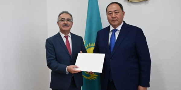Əlizamin Əsgərov Qazaxıstan XİN-də –