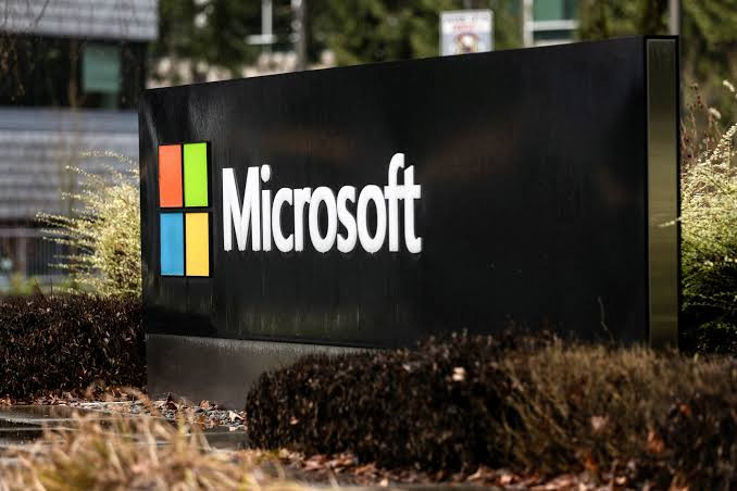 Rusiyalı deputatı seçkidən Microsoft