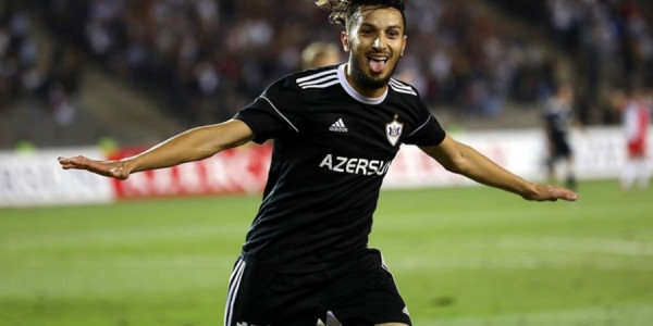 Abdulla Zubir "Qarabağ"dan ayrılıb