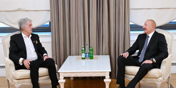 İlham Əliyev Ukraynanın sabiq Prezidenti Viktor Yuşenko ilə görüşüb