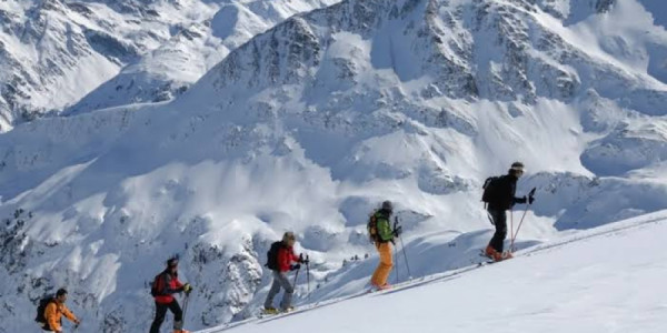 Elbrus dağında 8 nəfər itkin düşüb