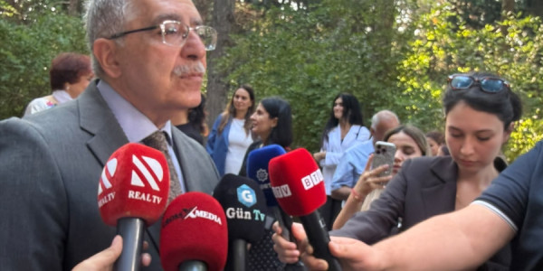 Cahangir Səlimxanov: Müslüm Maqomayevin səsinin sehri hələ də yaşayır