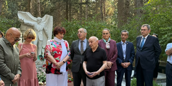 Müslüm Maqomayevin 84-cü ildönümü qeyd olunub